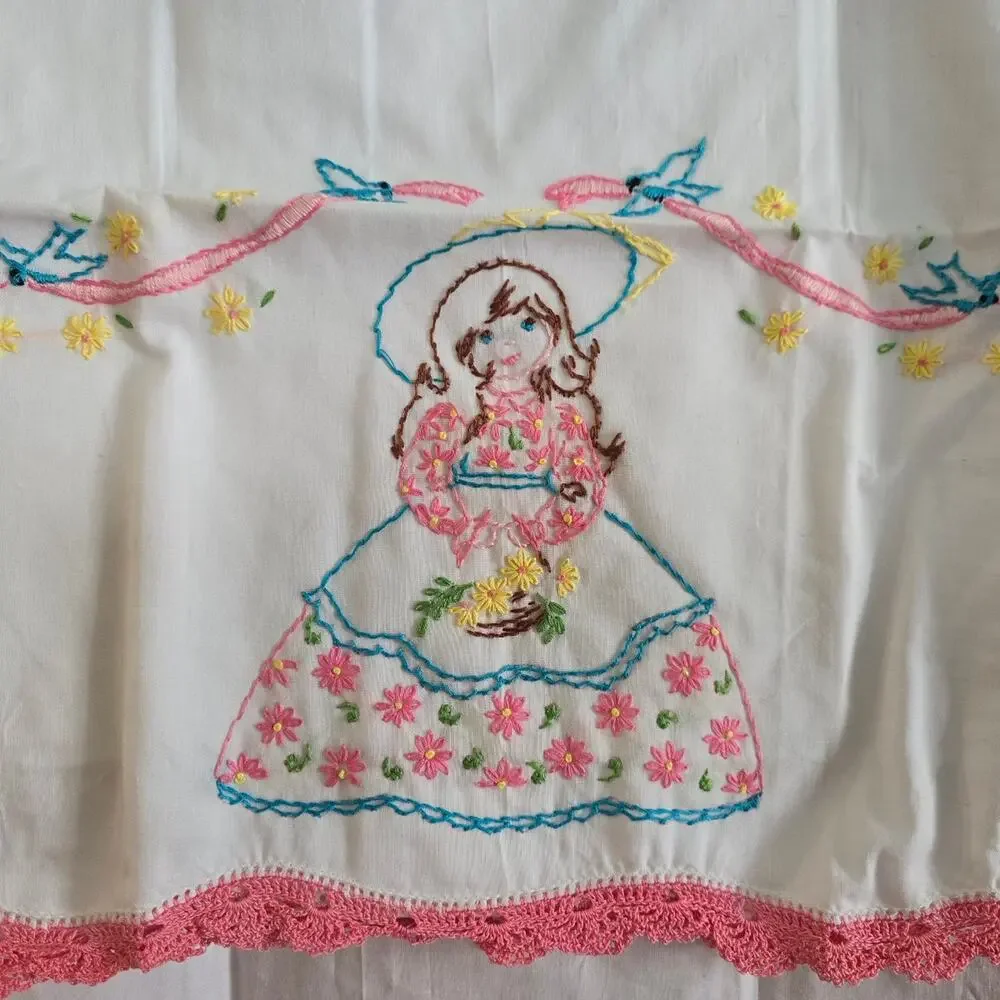 Vintage set of 2 Embroidery Pillowcase
